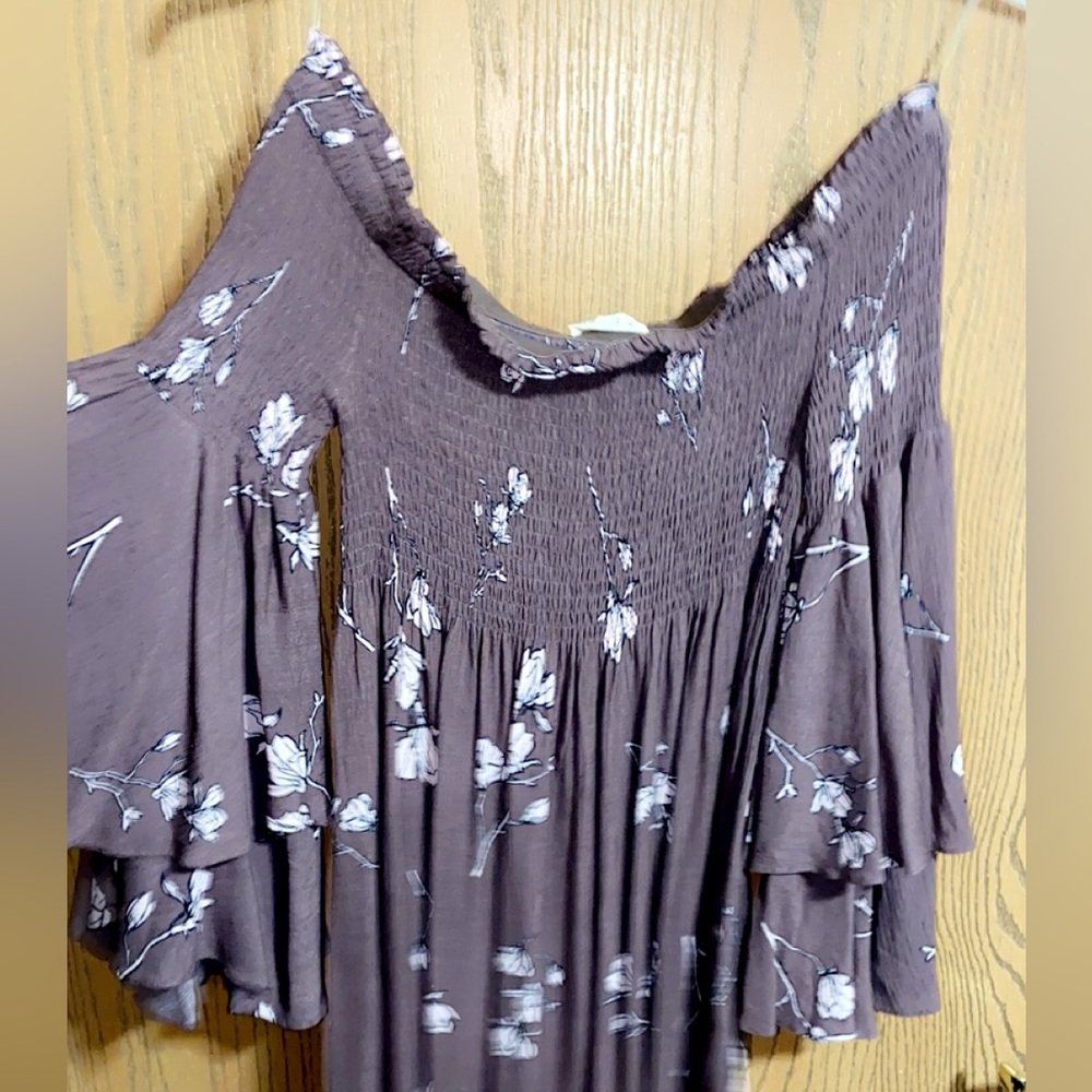 Spring dress - Picture 3 of 3